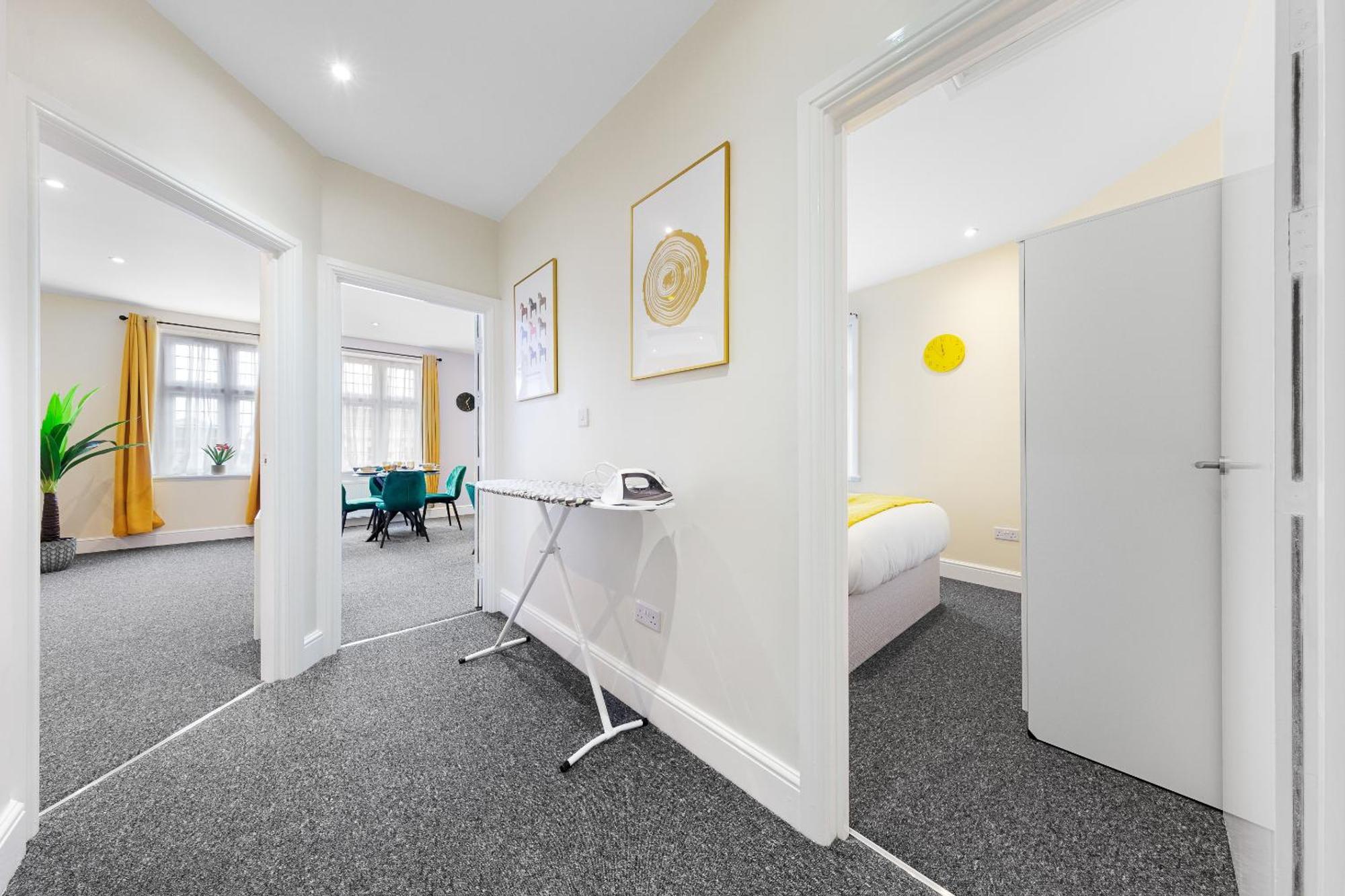 Elegant & Spacious 2Br London Hideaway- King Bed, Sleeps 6 - Parking- Instant Book- 20 Percent Off Limited Time! Barnet Dış mekan fotoğraf