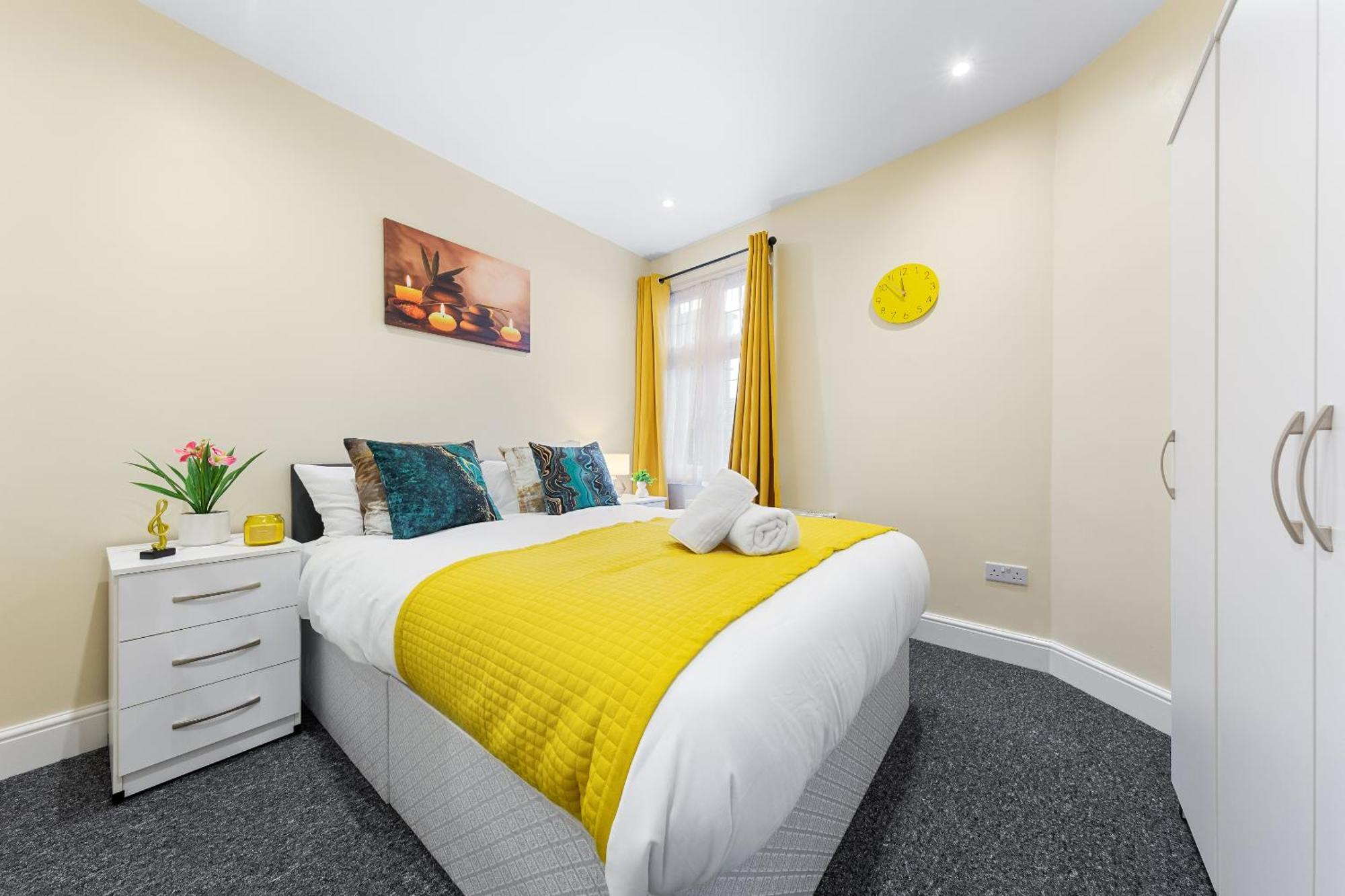 Elegant & Spacious 2Br London Hideaway- King Bed, Sleeps 6 - Parking- Instant Book- 20 Percent Off Limited Time! Barnet Dış mekan fotoğraf