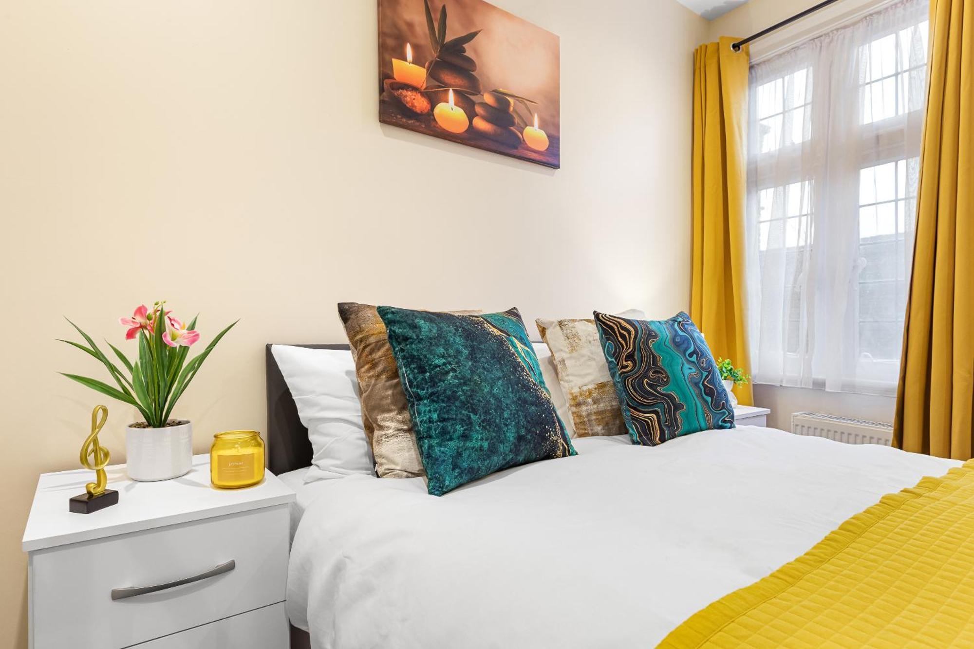 Elegant & Spacious 2Br London Hideaway- King Bed, Sleeps 6 - Parking- Instant Book- 20 Percent Off Limited Time! Barnet Dış mekan fotoğraf